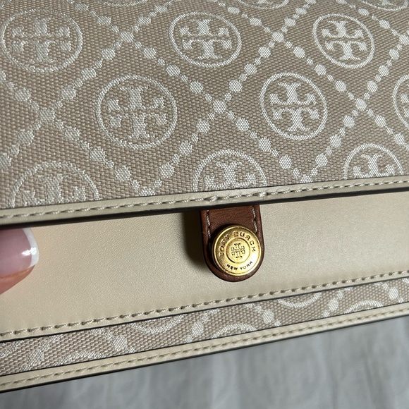 Tory Burch T Monogram Chain Wallet Crossbody Bag Ivory Gold Tan Cream Neutral - Picture 7 of 14